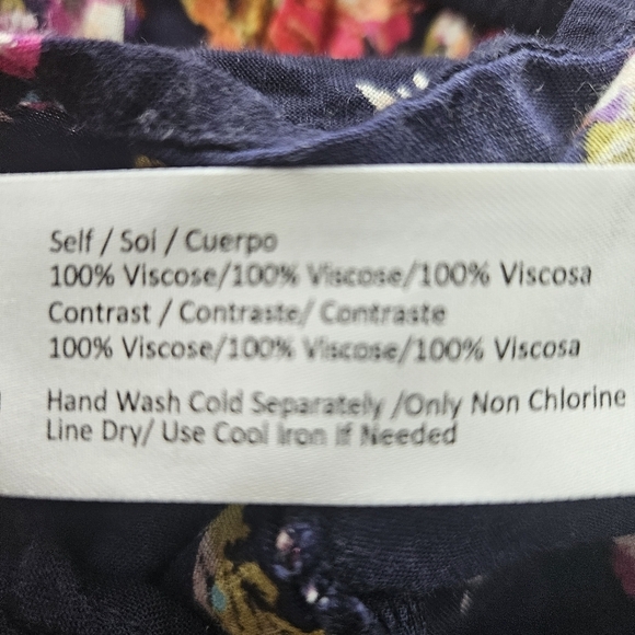 Band of Gypsies Navy Floral Romper Size Medium - Picture 10 of 10